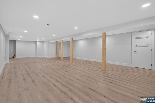 2 Garden Court, Ho-ho-kus, NJ 07423