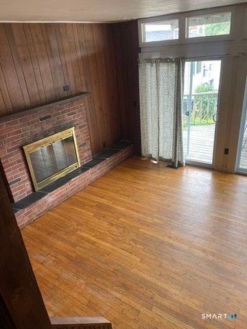 102 Riverview Avenue, Branford, CT 06405