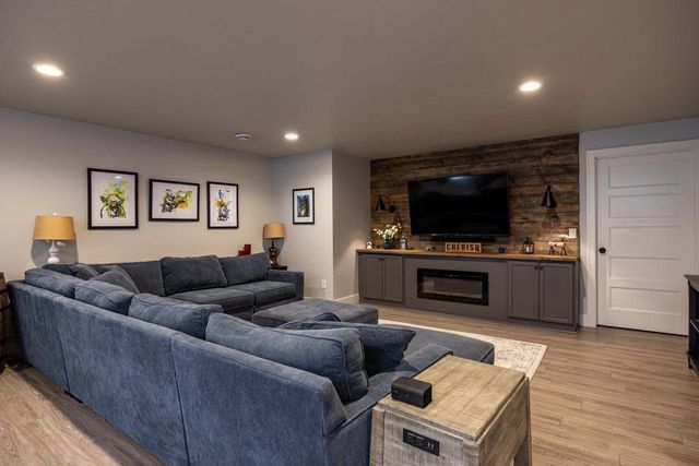 230 DEFOREST DRIVE, Kaukauna, WI 54130