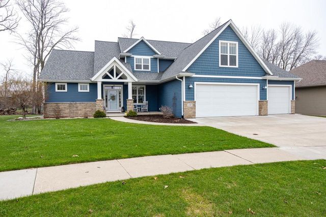 230 DEFOREST DRIVE, Kaukauna, WI 54130