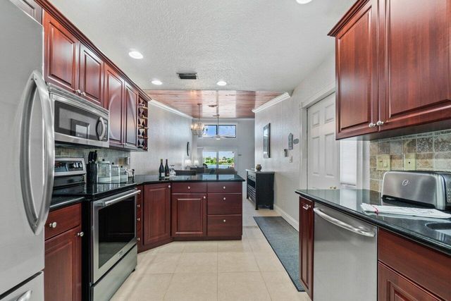 12542 Westhampton Circle, Wellington, FL 33414