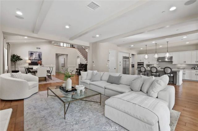 10 Shadybend, Irvine, CA 92602