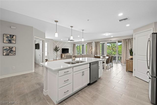 172 Indies DR E 101, Naples, FL 34114