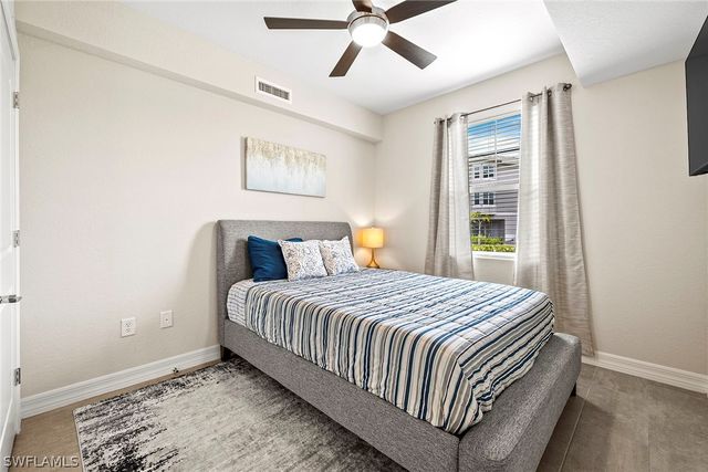 172 Indies DR E 101, Naples, FL 34114