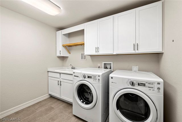 172 Indies DR E 101, Naples, FL 34114