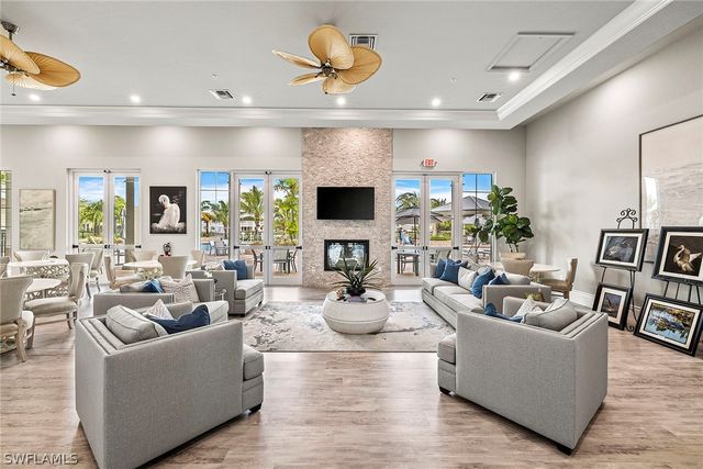 172 Indies DR E 101, Naples, FL 34114