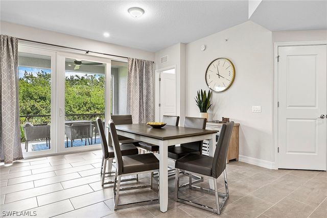 172 Indies DR E 101, Naples, FL 34114