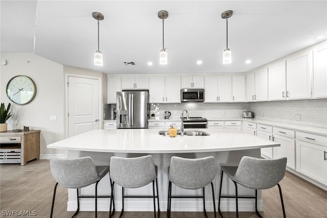 172 Indies DR E 101, Naples, FL 34114