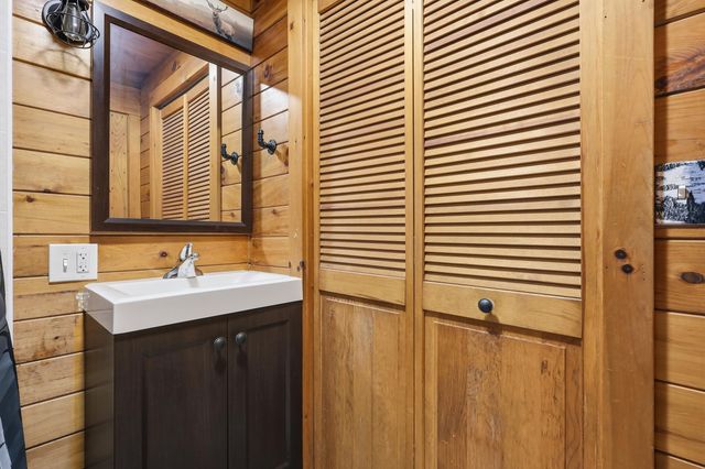 12 Pine Road, Middleton, NH 03887