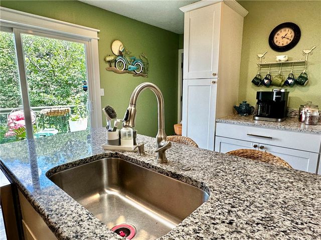 146 Holiday Island Drive, Holiday Island, AR 72631