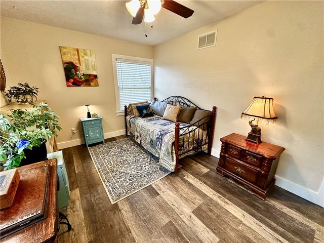 146 Holiday Island Drive, Holiday Island, AR 72631