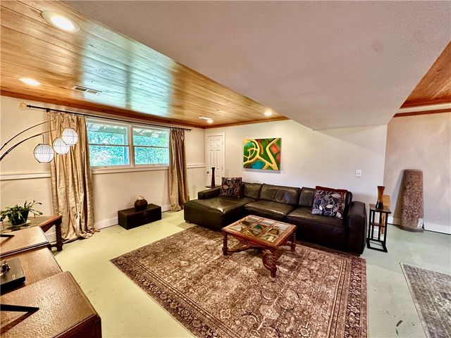 146 Holiday Island Drive, Holiday Island, AR 72631