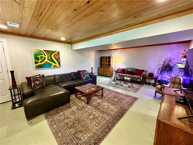 146 Holiday Island Drive, Holiday Island, AR 72631