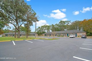 550 N BALMORAL Circle, 305, Jacksonville, FL 32218
