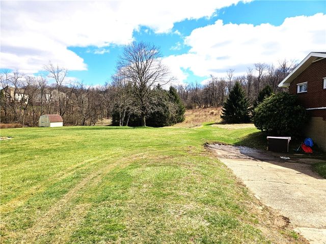 3350 New Texas Rd, Plum Boro, PA 15239