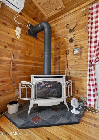 27 Henry Wescott Road, Thurman, NY 12885