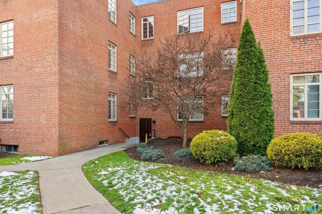 20 Outlook Avenue 203, West Hartford, CT 06119