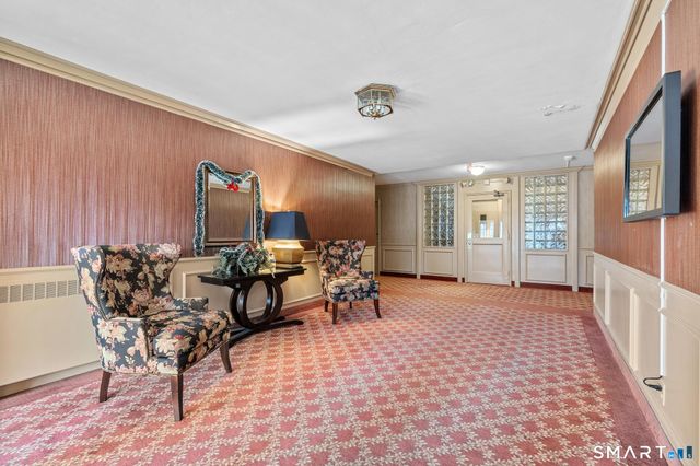 20 Outlook Avenue 203, West Hartford, CT 06119