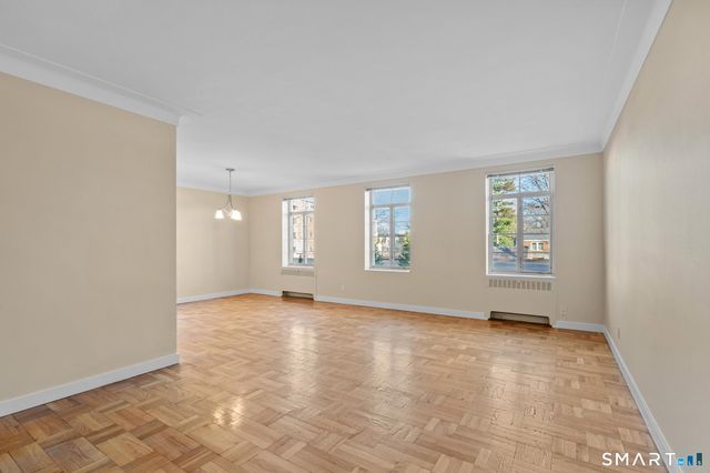 20 Outlook Avenue 203, West Hartford, CT 06119