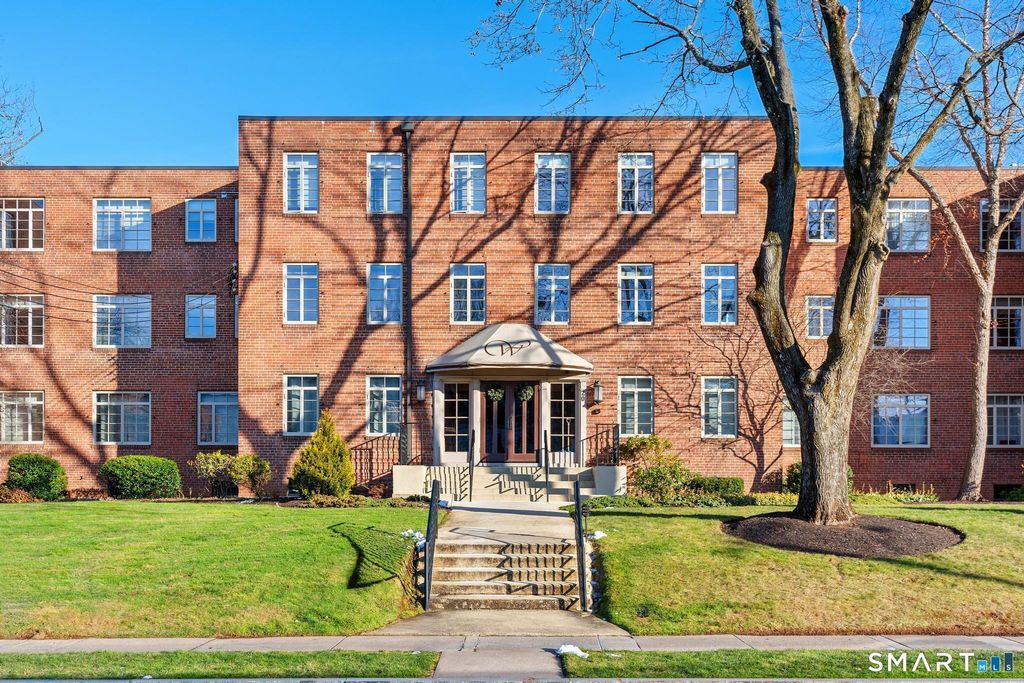 20 Outlook Avenue 203, West Hartford, CT 06119