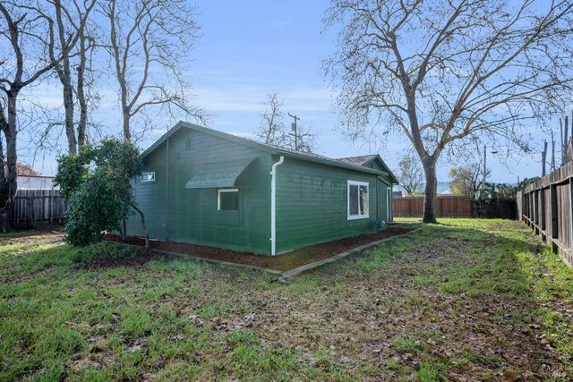 160 Thomas St, Ukiah, CA 95482