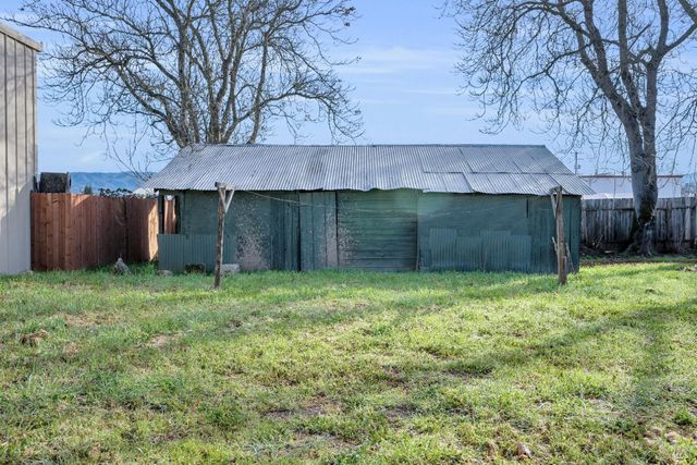 160 Thomas St, Ukiah, CA 95482