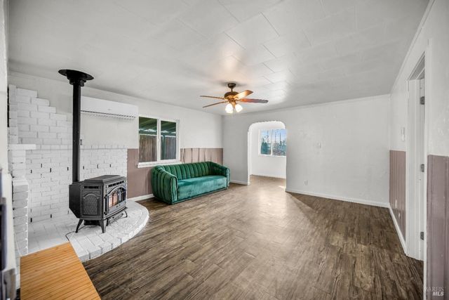 160 Thomas St, Ukiah, CA 95482