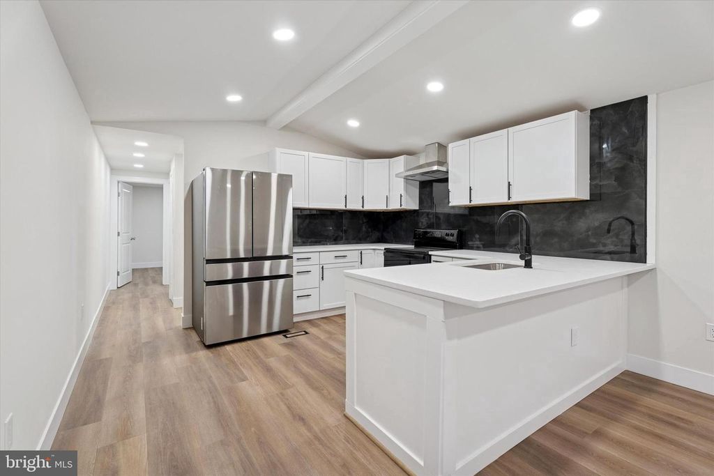 114 LINDEN DR, Spring City, PA 19475