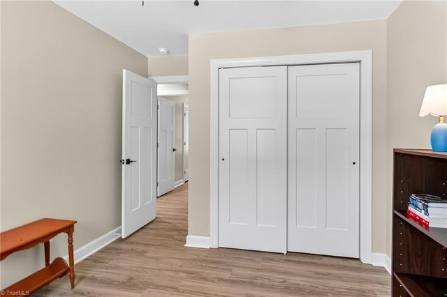 859 W Lee Avenue, Yadkinville, NC 27055