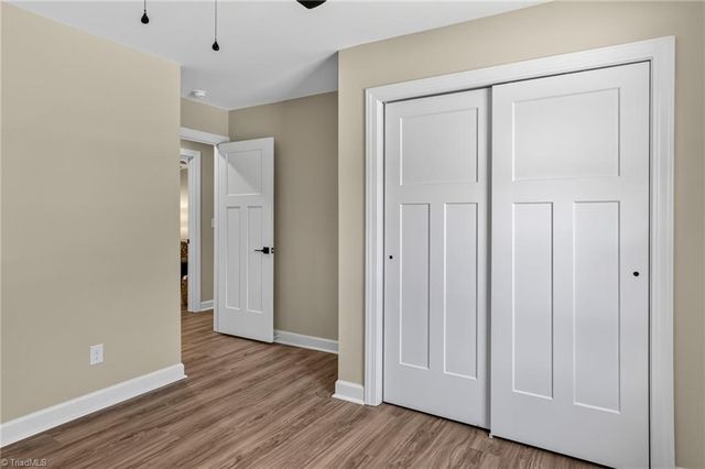 859 W Lee Avenue, Yadkinville, NC 27055