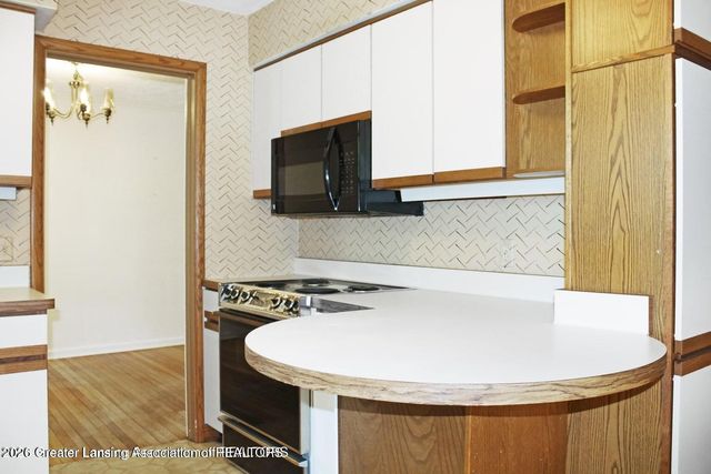 1615 Ridgewood Drive, East Lansing, MI 48823