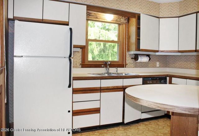 1615 Ridgewood Drive, East Lansing, MI 48823