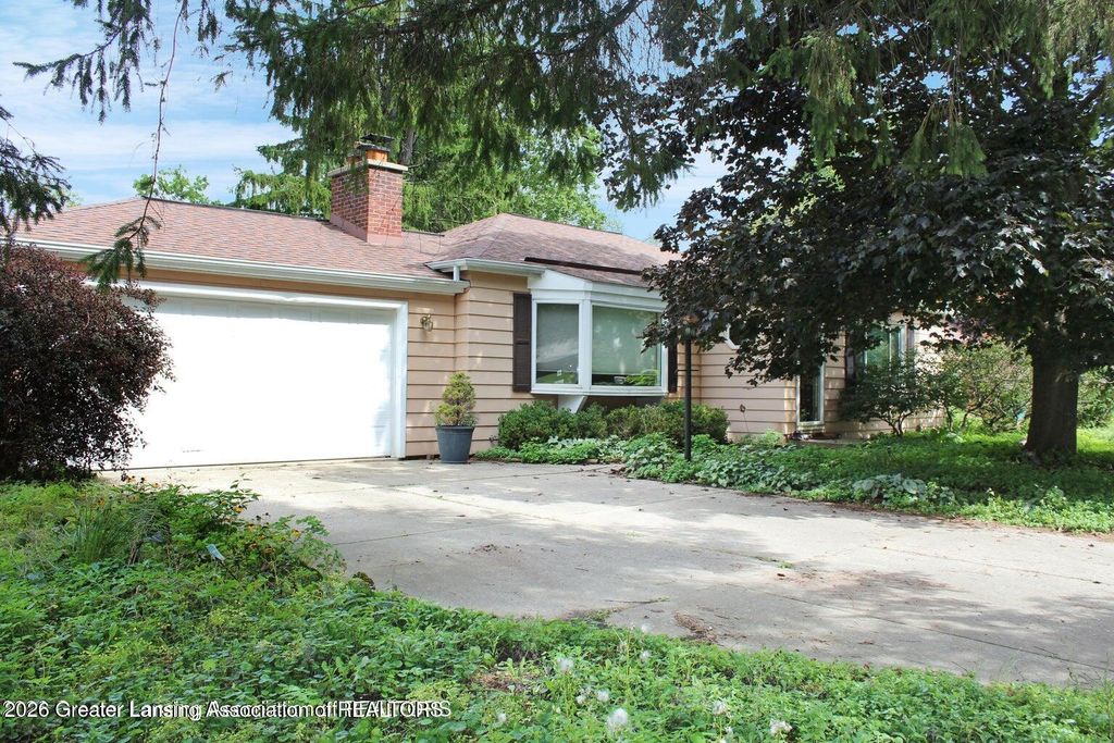 1615 Ridgewood Drive, East Lansing, MI 48823