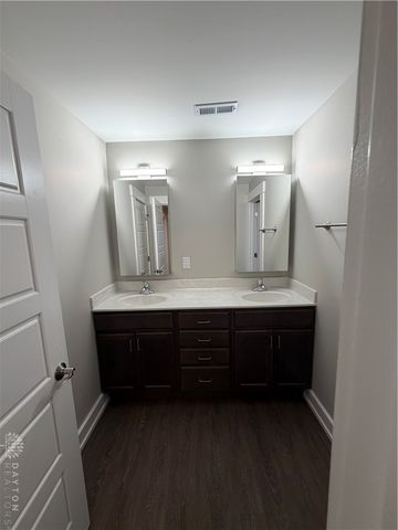 1042 W 2nd Street, Dayton, OH 45402