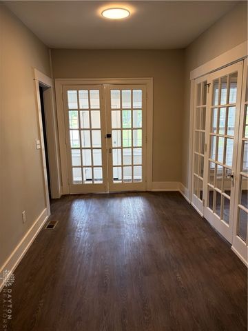 1042 W 2nd Street, Dayton, OH 45402
