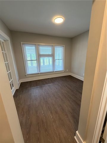 1042 W 2nd Street, Dayton, OH 45402