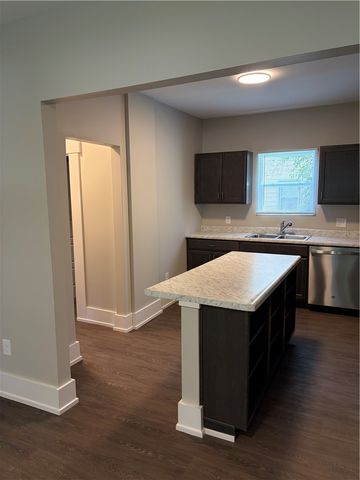 1042 W 2nd Street, Dayton, OH 45402