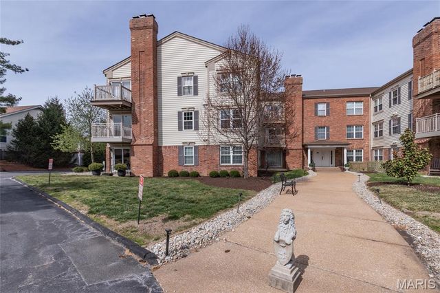 12929 Portulaca Drive 205, Creve Coeur, MO 63146