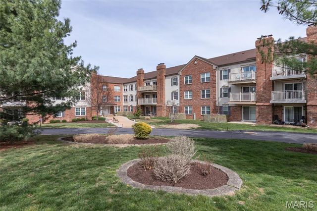 12929 Portulaca Drive 205, Creve Coeur, MO 63146