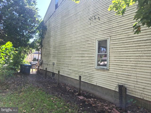 52 HARRISON AVE, Morrisville, PA 19067
