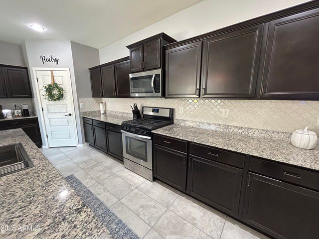 37435 N GLEN ECHO Drive, San Tan Valley, AZ 85140