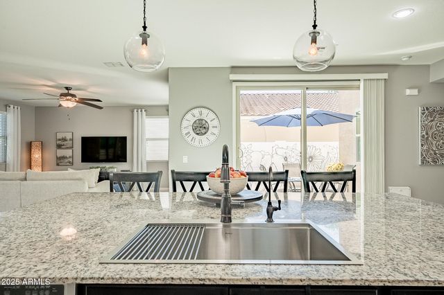 37435 N GLEN ECHO Drive, San Tan Valley, AZ 85140