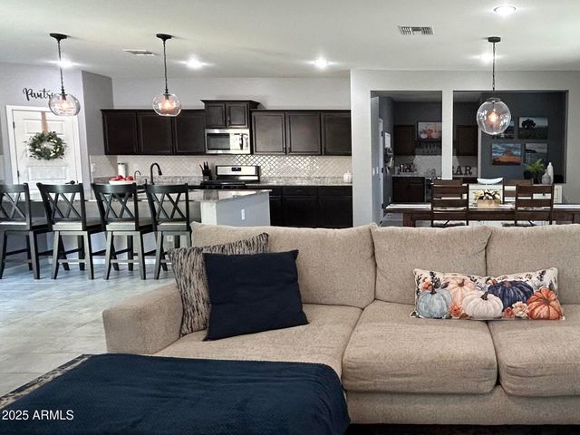 37435 N GLEN ECHO Drive, San Tan Valley, AZ 85140