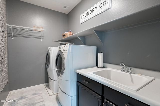 37435 N GLEN ECHO Drive, San Tan Valley, AZ 85140