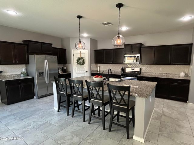 37435 N GLEN ECHO Drive, San Tan Valley, AZ 85140