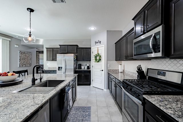 37435 N GLEN ECHO Drive, San Tan Valley, AZ 85140