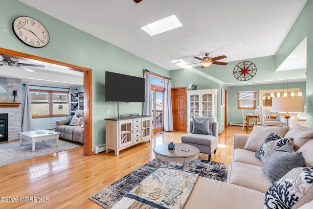 8 Bartine Street, Toms River, NJ 08753