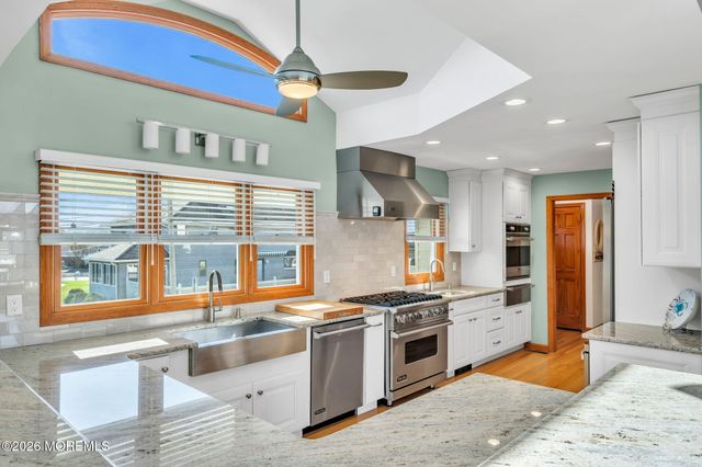 8 Bartine Street, Toms River, NJ 08753