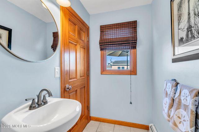 8 Bartine Street, Toms River, NJ 08753