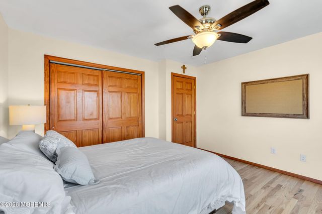 8 Bartine Street, Toms River, NJ 08753